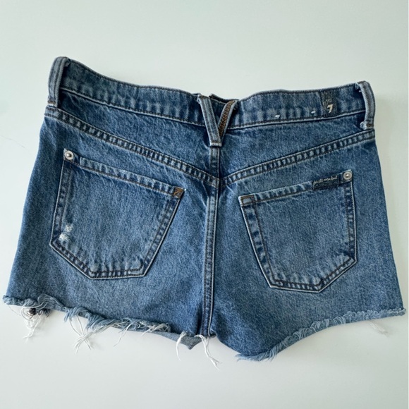 7 For All Mankind MONROE CUT-OFF SHORT WITH EXPOSED BUTTONS - Picture 2 of 12